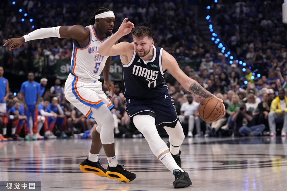 人注目的 人注目的