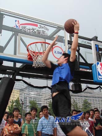 后招摇表现 后招摇表现