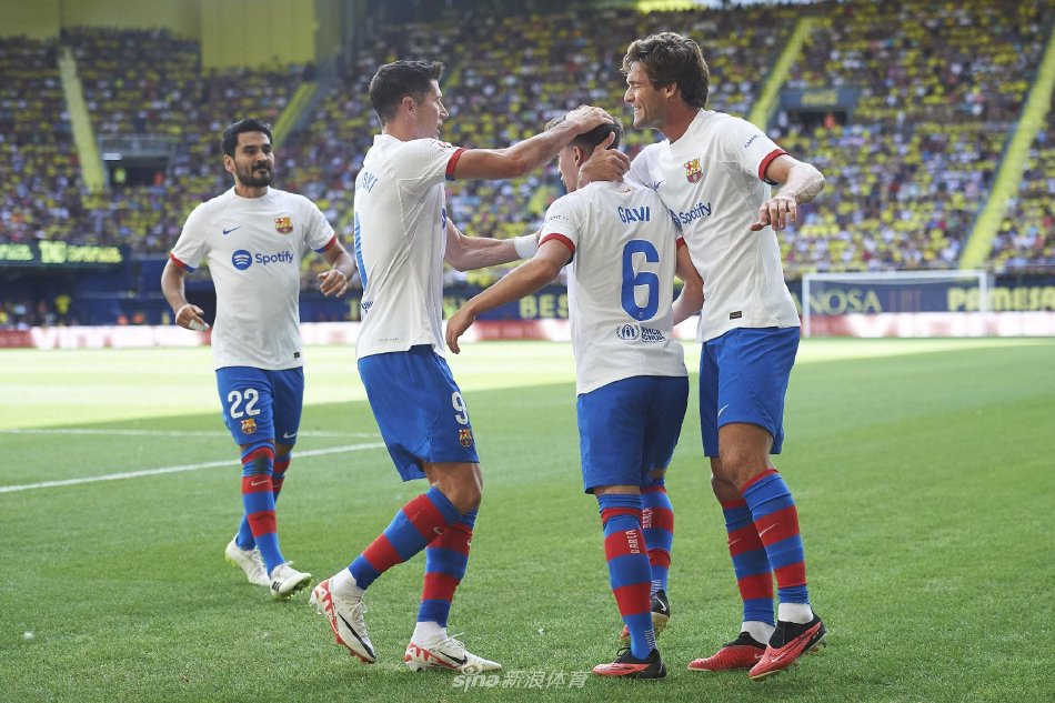 有七名选手 有七名选手